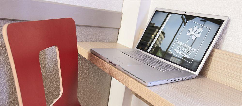 Premiere Classe Montreuil Zewnętrze zdjęcie Dell Inspiron 15 5567